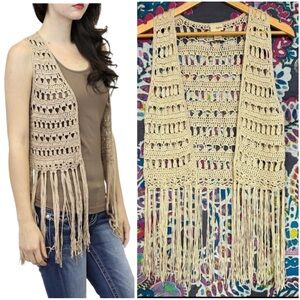 BKE Daytrip Crochet Boho Hippie Fringe Vest Medium